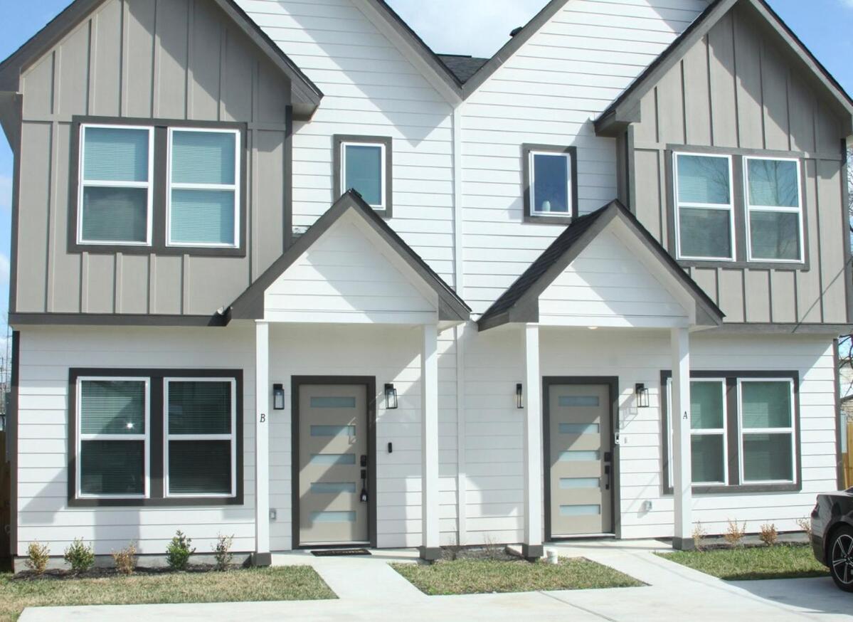 Stylish Townhouse In